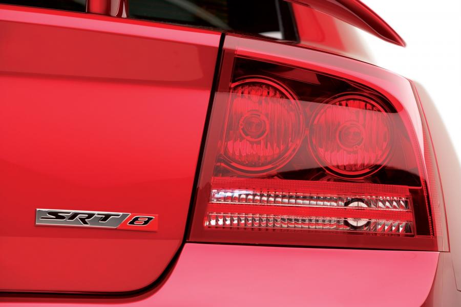  Dodge Charger SRT8 2006 года  (фото 5 из 14)